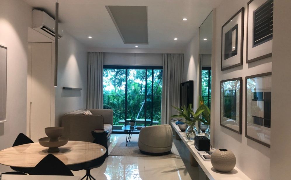 Cho thuê gấp căn hộ 2 phòng ngủ hướng Nam The Park City, DT 92m2, full nội thất tân cổ điển